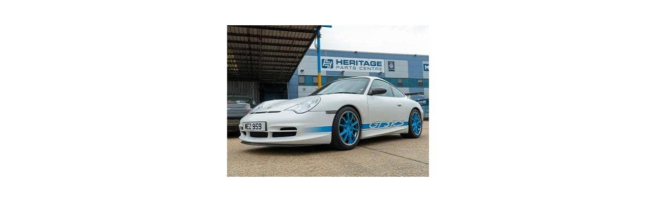 9Werks Porsche 996 Jubiläumsfeierlichkeiten im Heritage HQ