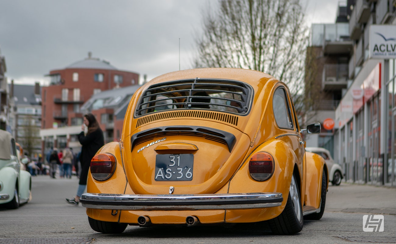 Slammed Jeans Beetle on the streets of Ninove