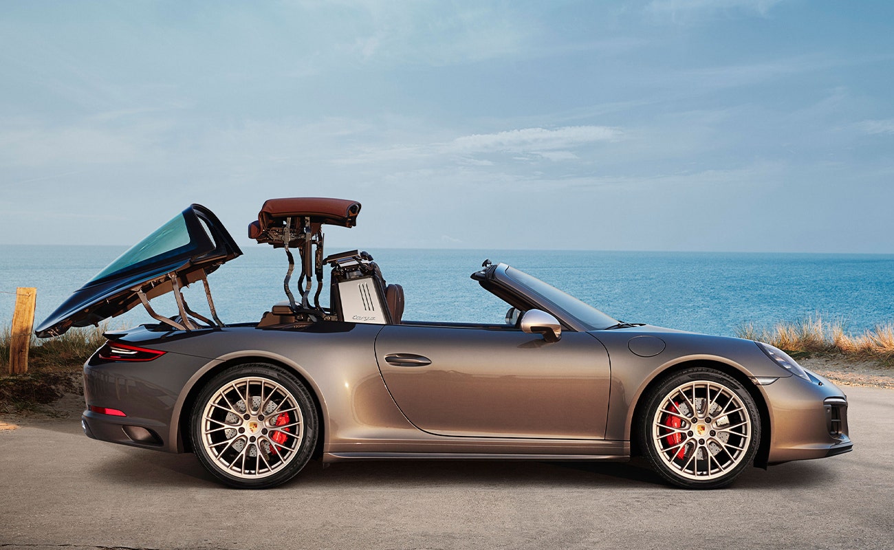 Porsche 991 Targa with the roof panel being removed