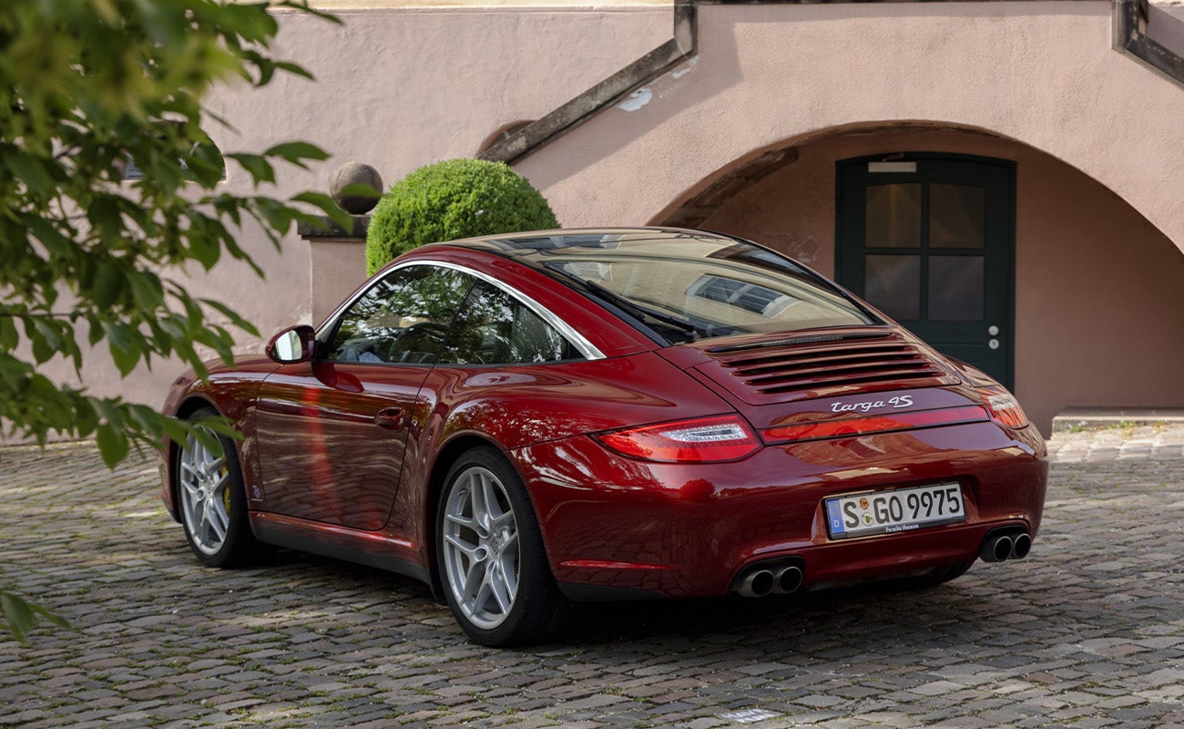 Red Porsche 997 Targa