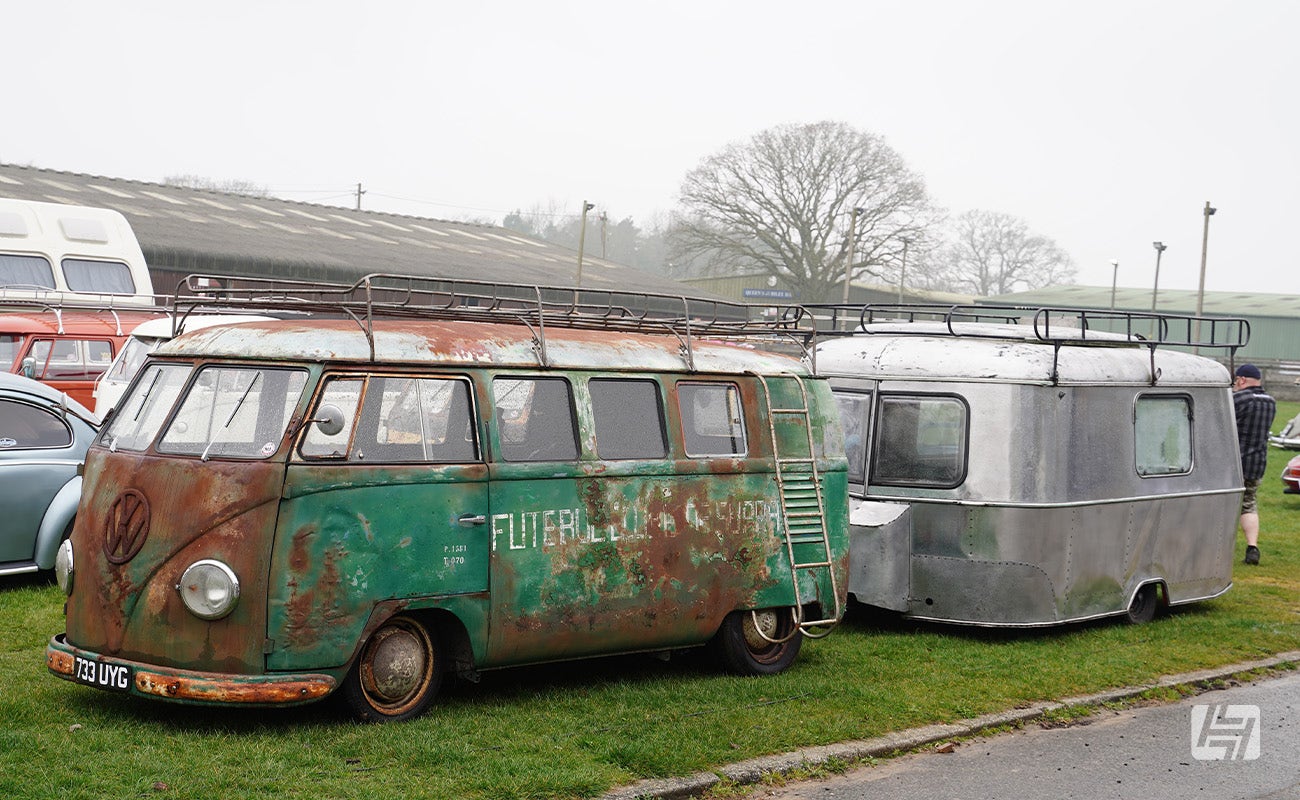Barndoor VW Bus and caravan at Volksworld 2025